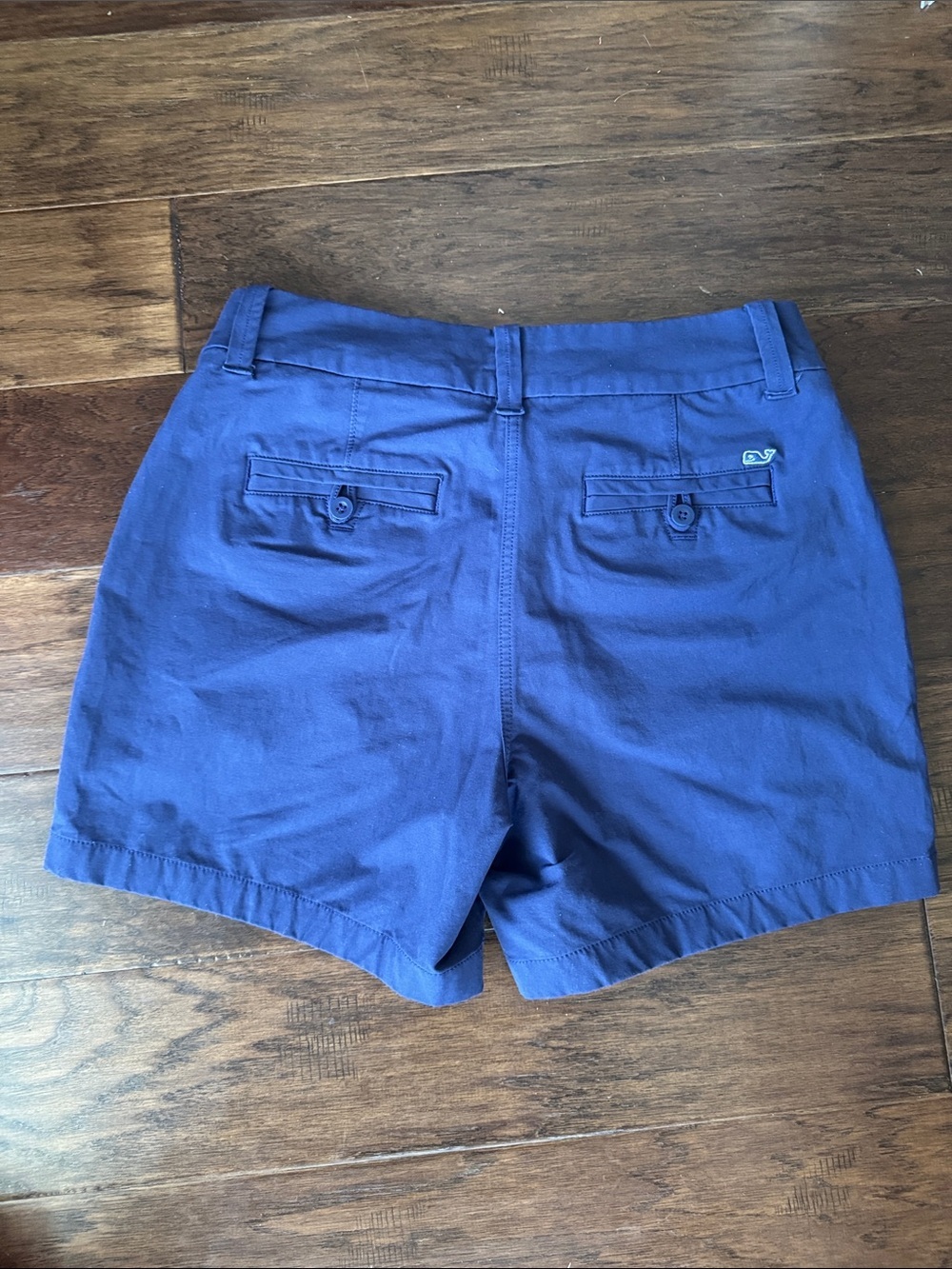 Vineyard Vines Women's Performance Shorts - Picture 3 of 4